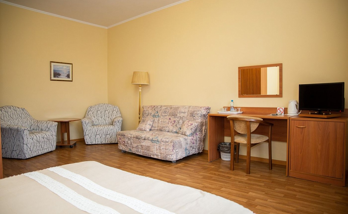 Семейный. Гостевой дом "Дельфин" - Голубицкая. Голубицкая