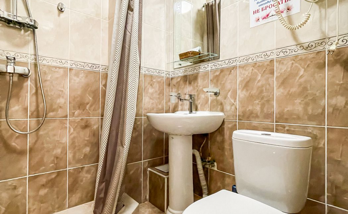 Полулюкс 4-х местный (с балконом). Anzhelina Family Hotel. Витязево