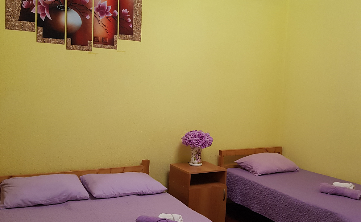 3- местная комната. Гостевой дом Амра. Гудаута