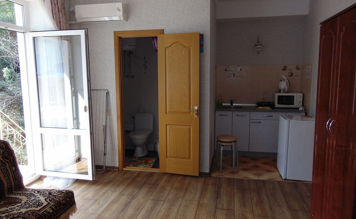 Трехместный номер-студия 