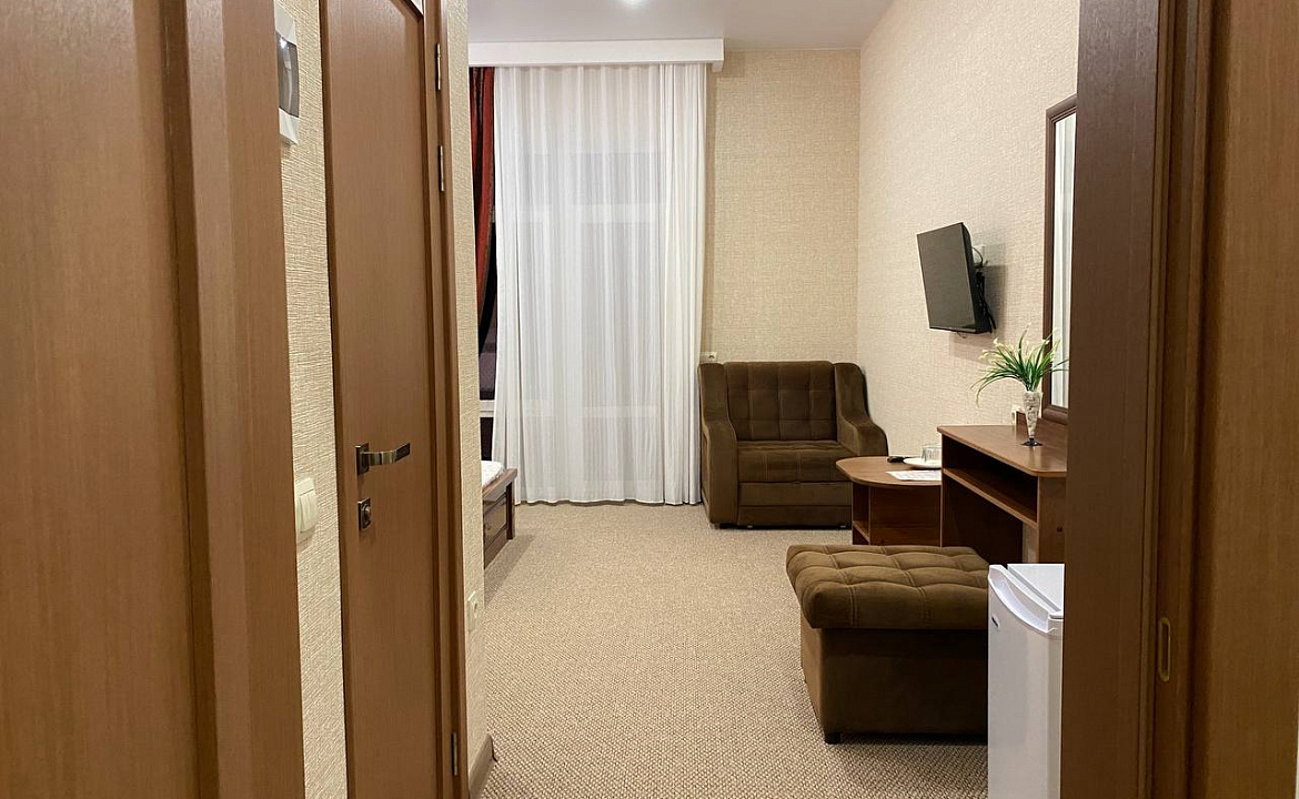 Четырехместный стандарт. Гостевой дом Comfort. Мирный