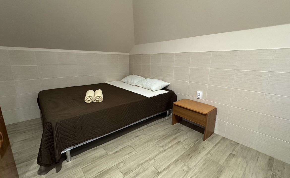 4-х местный номер / 4-х местный номер (мансарда). Гостевой дом «Акварель». Ольгинка