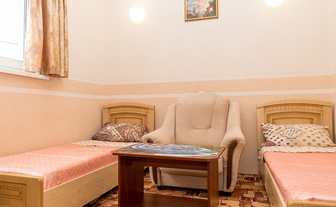 Трехместный номер эконом класса. Гостевой дом "Ника" - Анапа. Анапа