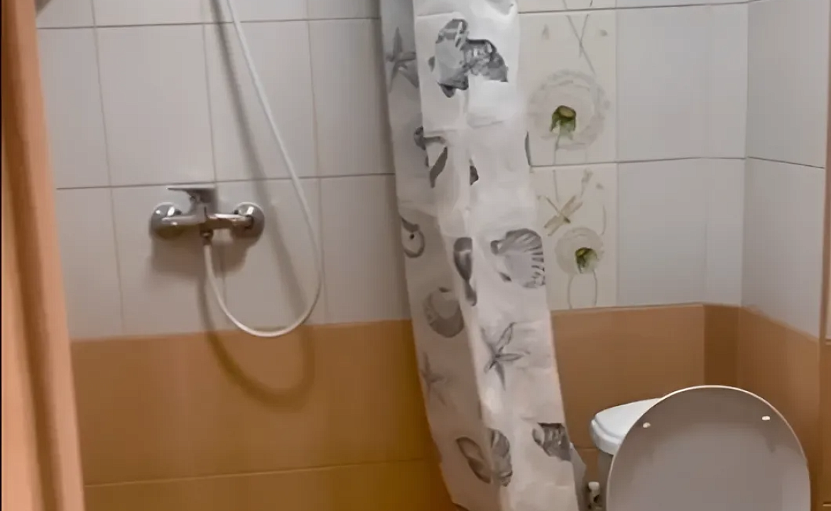   Апартаменты на 4-х человек с собственным двориком. Гостевой дом "МЕЛИС". Дивноморское