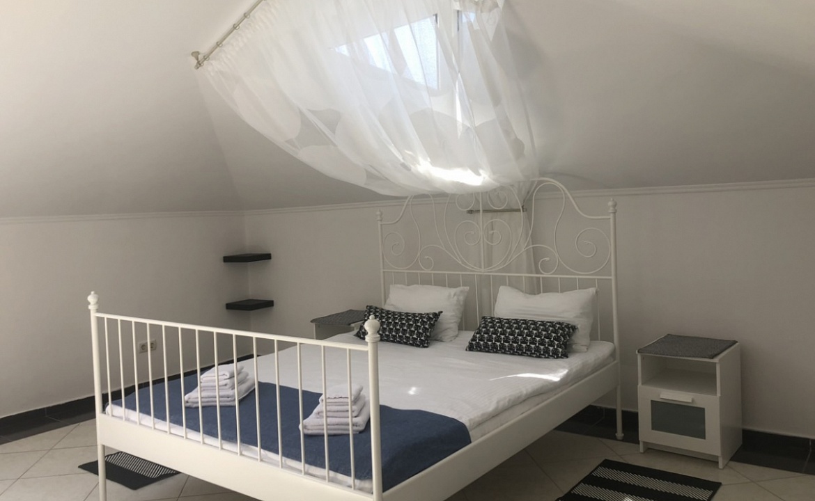 Мансарда двухкомнатный без балкона. Пансионат «Гринцовский». Ливадия