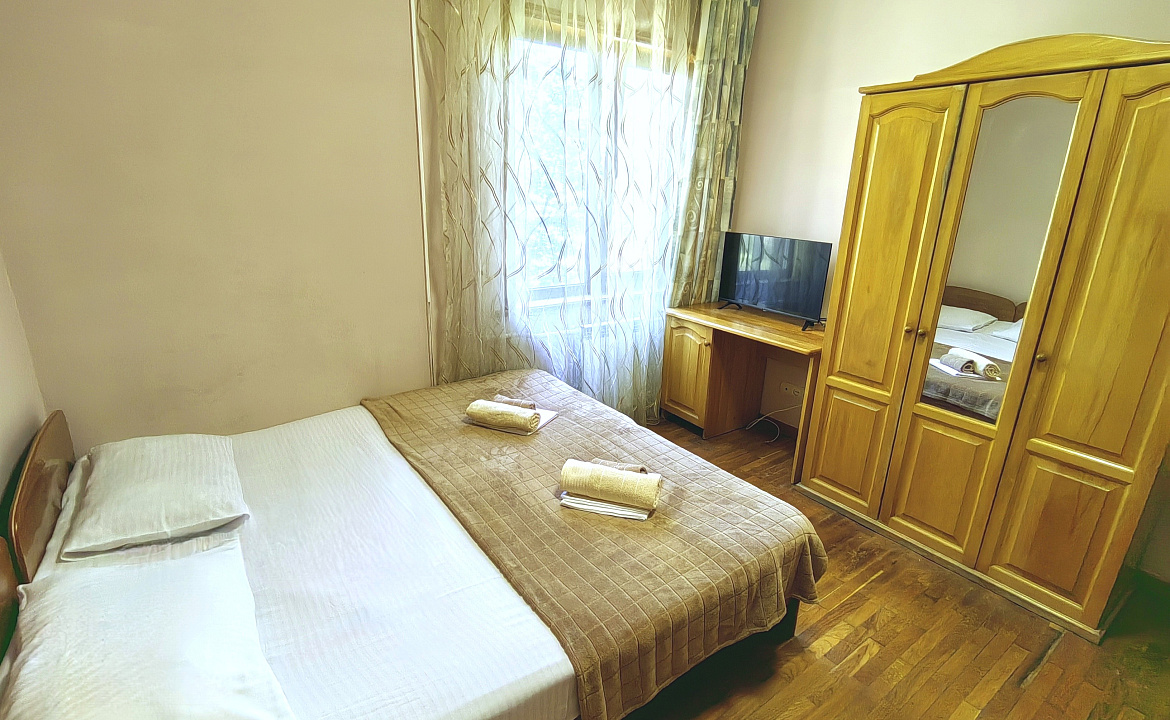 Двухкомнатный номер до 5 гостей. Гостевой дом "Цитрус". Лазаревское