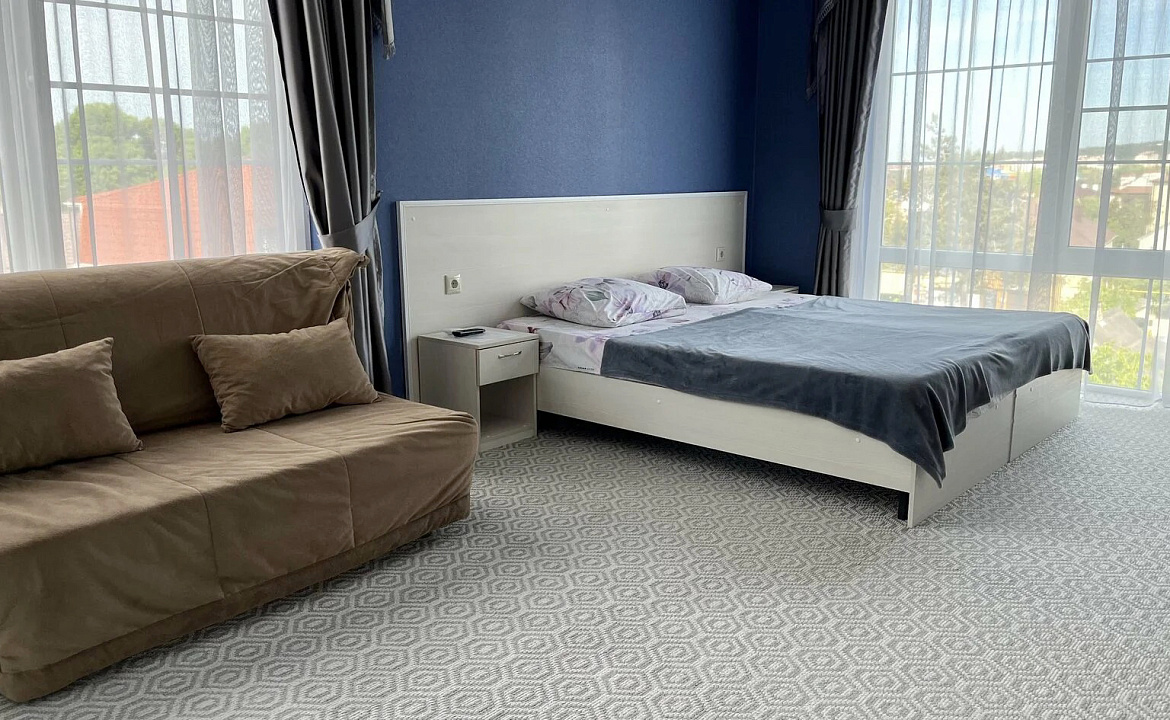 Апартаменты на 4-х человек с балконом. Гостевой дом "МЕЛИС". Дивноморское