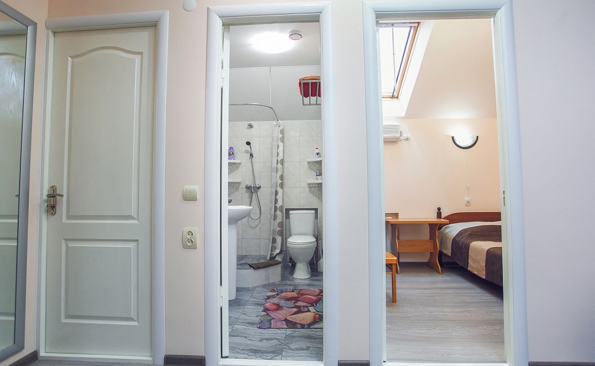 Семейный двухкомнатный. Частный сектор "Relax". Ейск