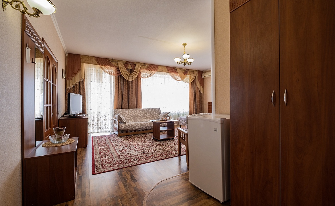 3-х местный «Полулюкс». Гостевой дом Крутой берег. Анапа