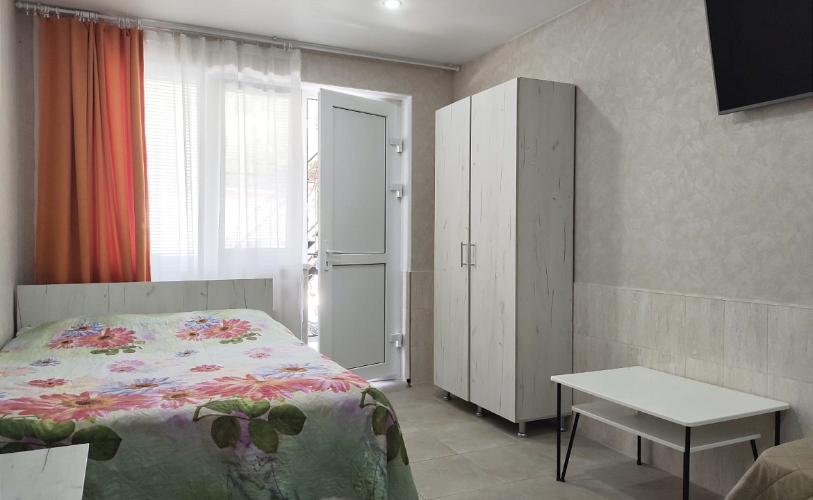 4-х местный  стандарт с кухней. Уда-ча в Свирском ущелье. Лазаревское