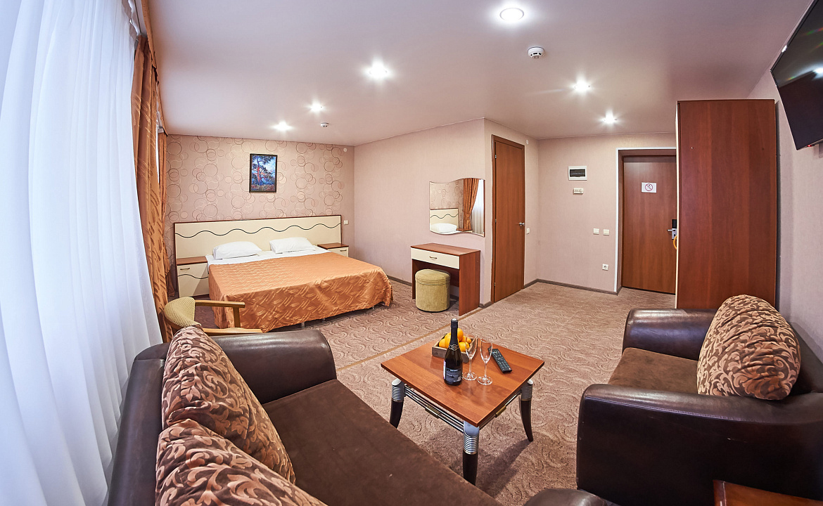 Номер «Первая категория». Пансионат "Радуга". Геленджик