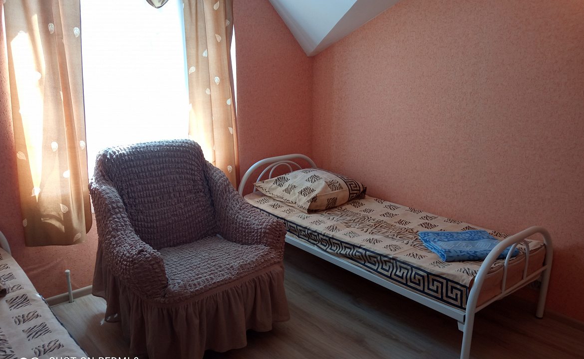 Комната на троих эконом. Гостевой дом Семейный пансион. Геленджик