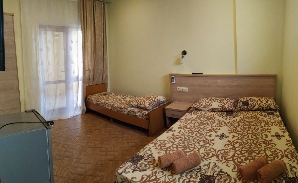 3х местный с удобствами. Частный сектор Гостевой дом "Leto". Кабардинка 3х местный с удобствами. Частный сектор Гостевой дом "Leto". Кабардинка