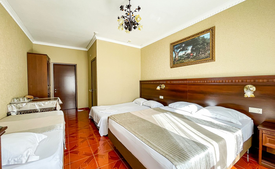 Полулюкс 5-ти местный (с балконом). Anzhelina Family Hotel. Витязево