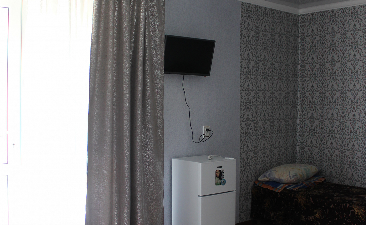 Номер с террасой . Гостевой дом У Наталии . Джубга