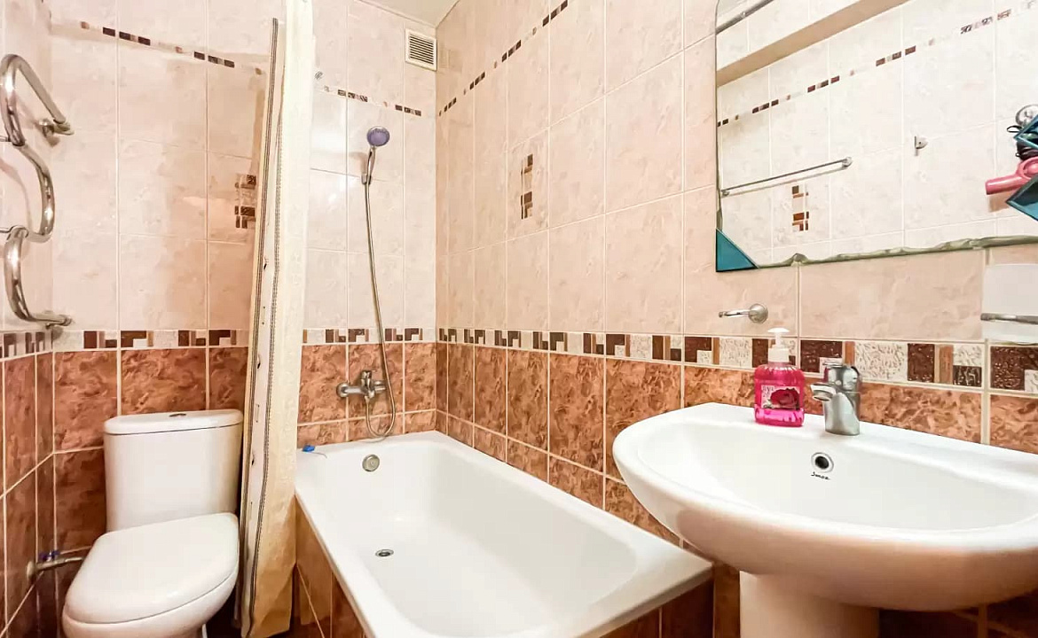 3-х местный полулюкс с двухспальной кроватью. Мини-отель "Ардо". Анапа