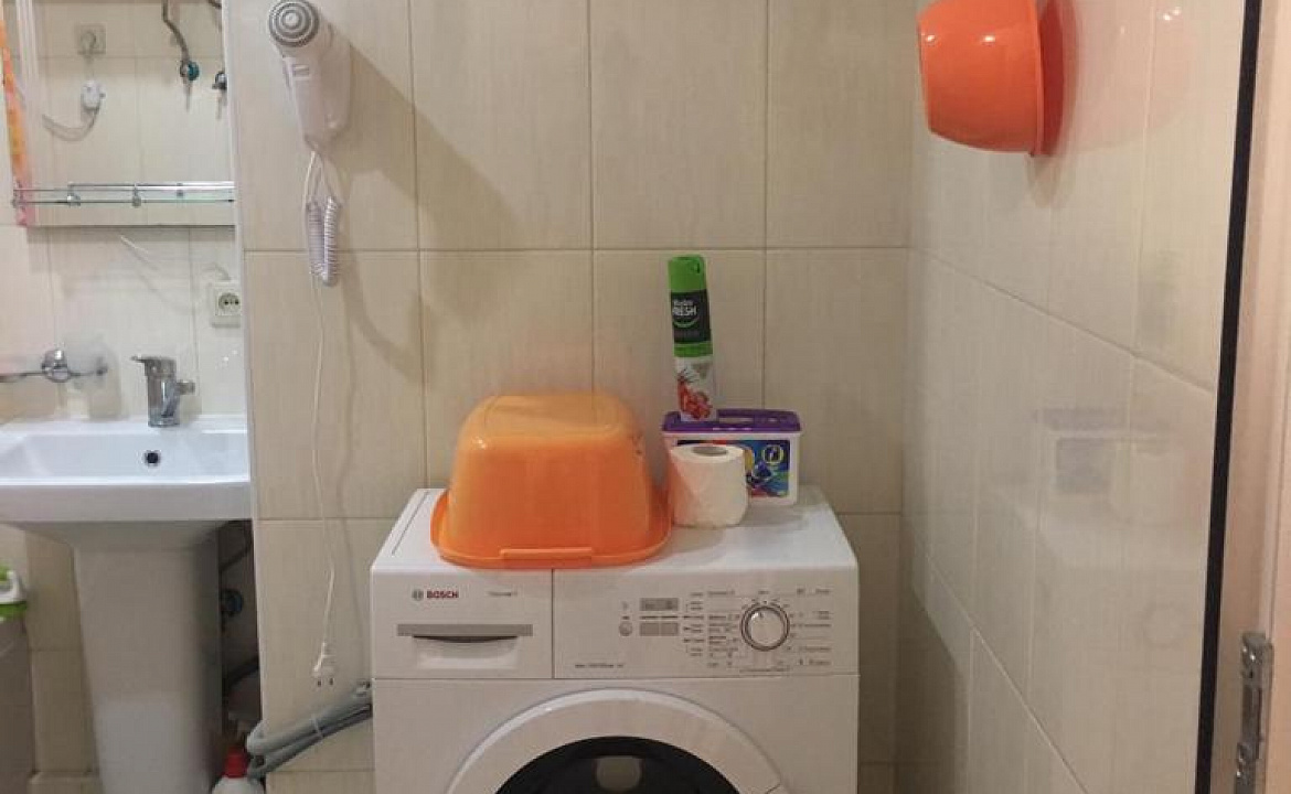 Однокомнатная квартира. Квартира в многоквартирном доме Однокомнатная квартира - Сухум. Сухум