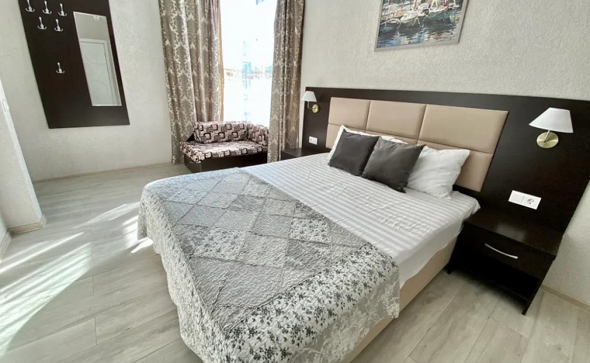 Четырёхместные номера комфорт. "Брио" частный сектор. Геленджик