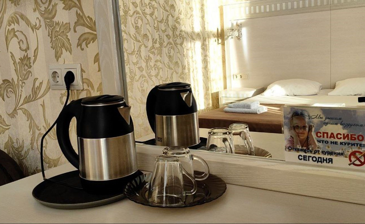 Стандарт трехместный с балконом. Гостевой дом «ГРИФ». Адлер