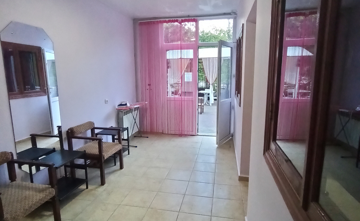 Семейный 3-х комнатный номер. Гостевой дом Белые скалы. Лазаревское