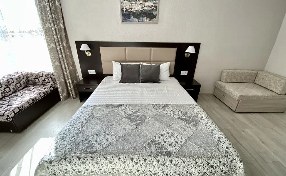 Четырёхместные номера комфорт. "Брио" частный сектор. Геленджик