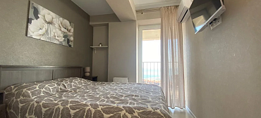 Квартира в многоквартирном доме Квартира у моря видовая с балконами