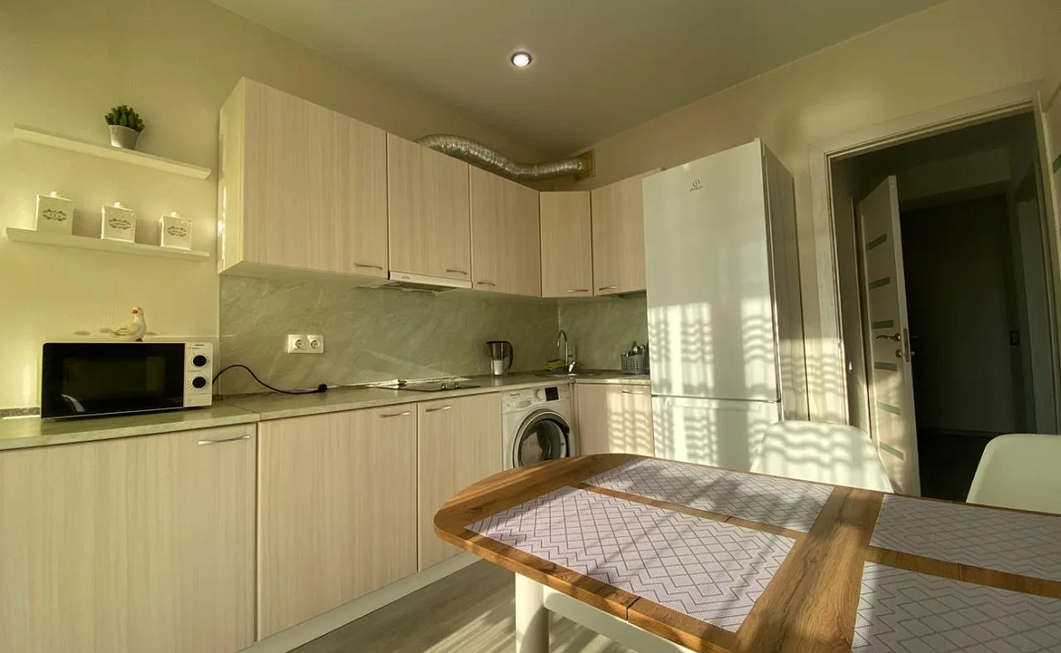 Просторная квартира цу моря с видовыми балконами 178к2. Светлая квартира с террасой и морем. Дагомыс