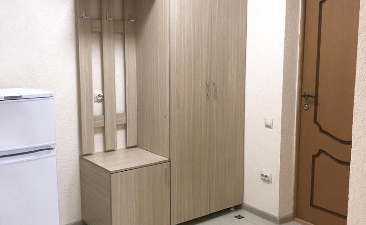 Четырёхместный номер стандарт с балконом. Гостевой дом Белые скалы. Лазаревское