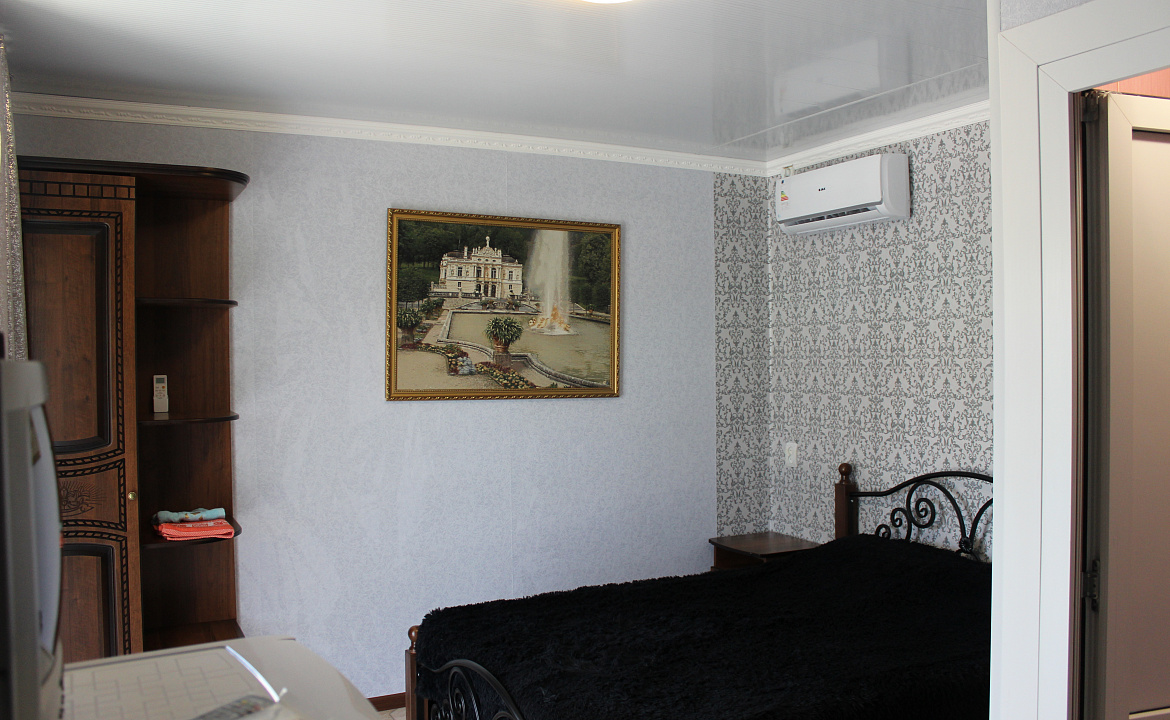 Номер с террасой . Гостевой дом У Наталии . Джубга