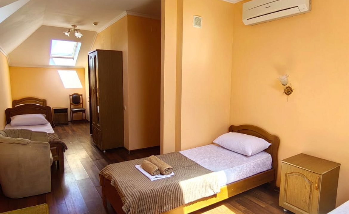 Пятиместный номер «Стандарт». Гостевой дом "Цитрус". Лазаревское