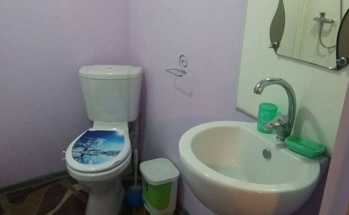 Отдельный домик с кухней, санузлом и балконом до 5 гостей. Частный сектор 2 этажа по отдельности под ключ, 2 отдельных домика.. Благовещенская