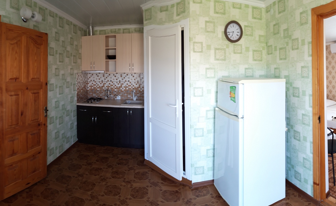 Двухкомнатный номер. Гостевой дом "Алчак Кая". Судак Двухкомнатный номер. Гостевой дом "Алчак Кая". Судак