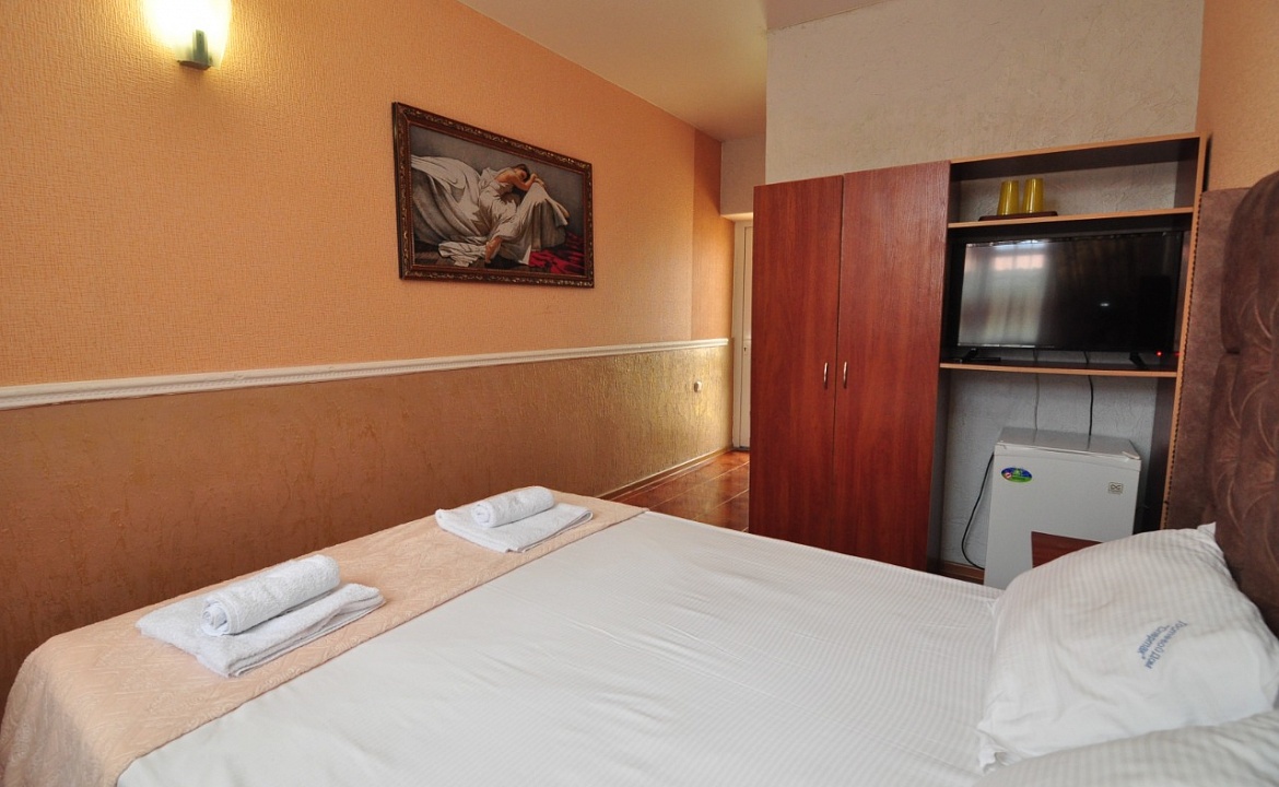 2-местный номер Стандарт. Гостевой дом "Спартак". Витязево 2-местный номер Стандарт. Гостевой дом "Спартак". Витязево