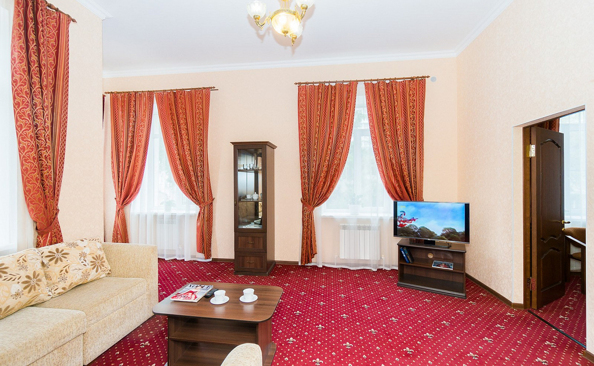 Люкс с балконом. Пансионат "Застава" . Анапа