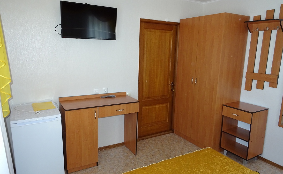 2х местный стандарт. Гостиница "Водолейчик". Алушта