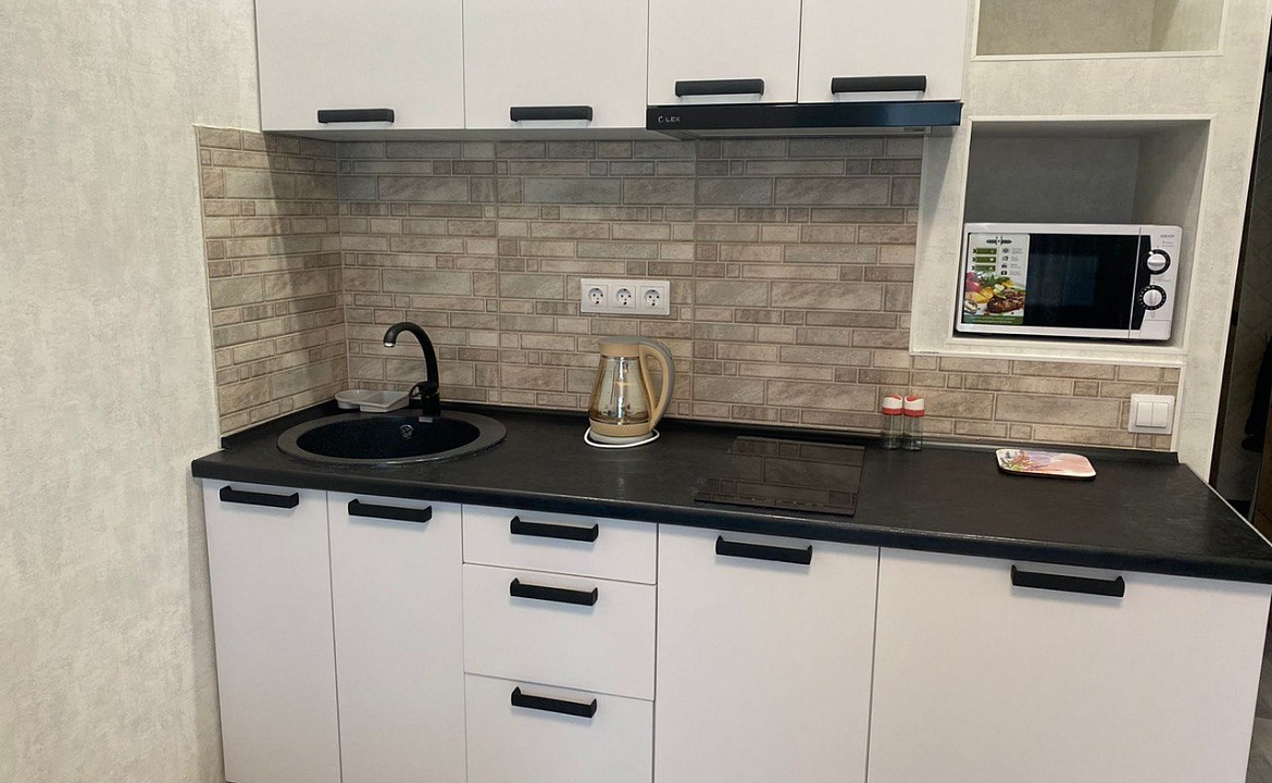 Квартира под ключ. Квартира в многоквартирном доме Апартаменты Таврическая. Адлер