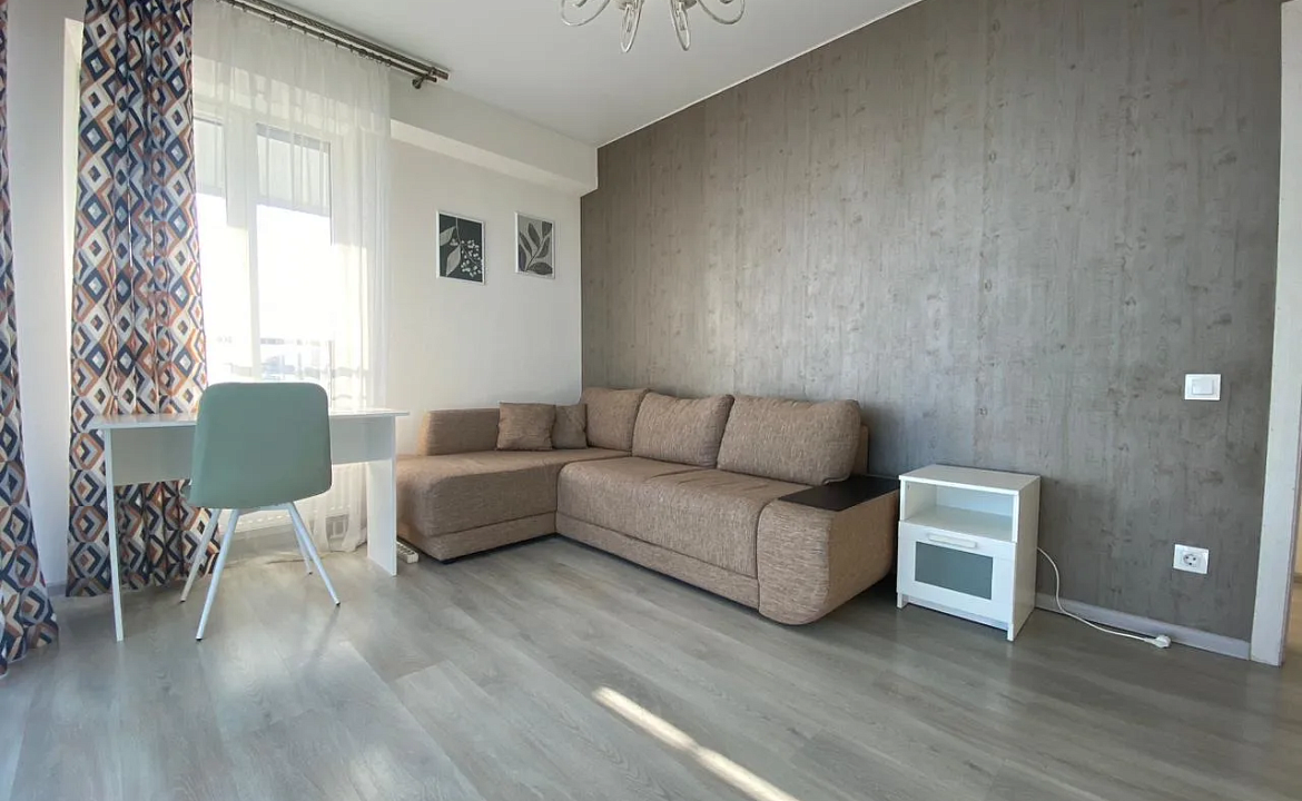 Просторная квартира цу моря с видовыми балконами 178к2. Светлая квартира с террасой и морем. Дагомыс