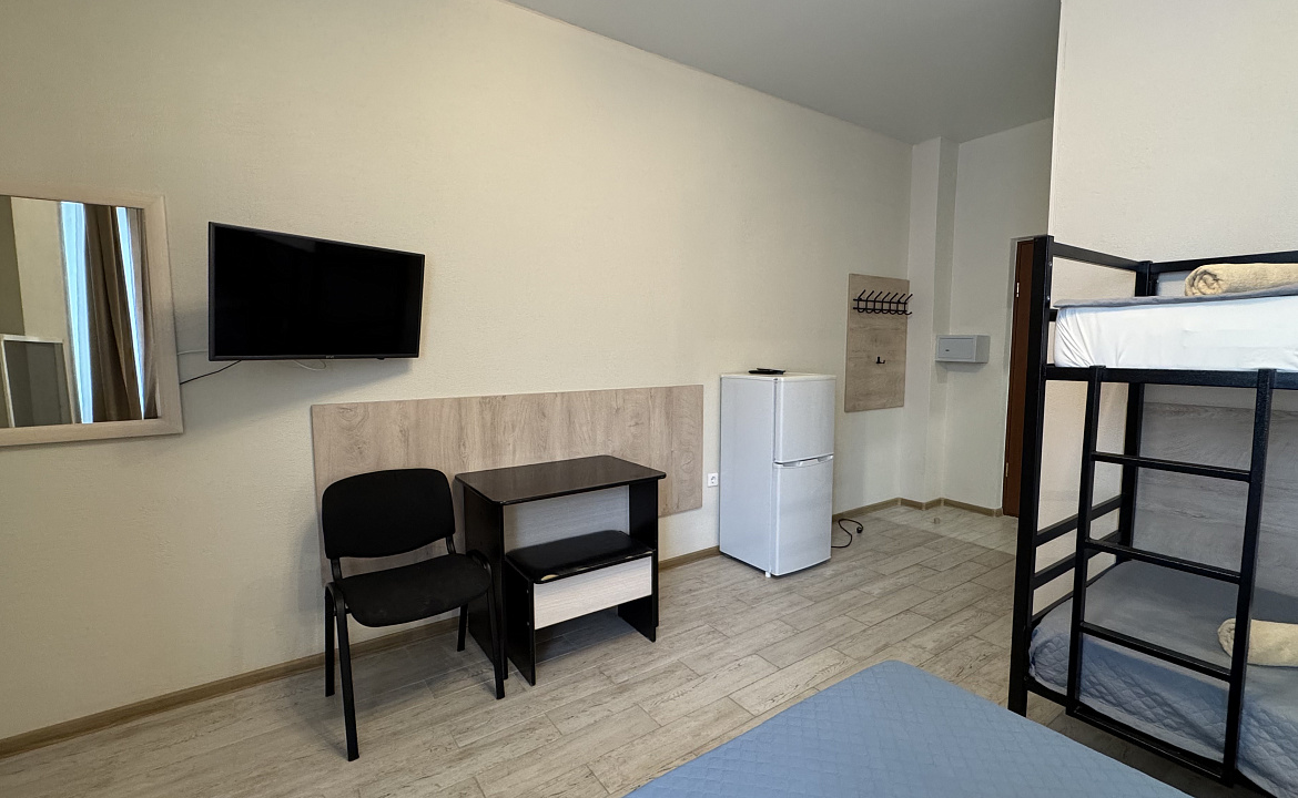 4-х местный номер с балконом. Гостевой дом «Акварель». Ольгинка