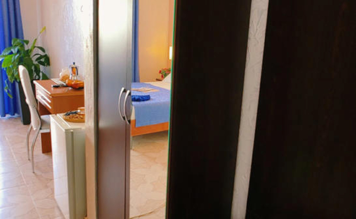 Стандарт» 2-х местный с балконом. Отель "Бавария". Витязево