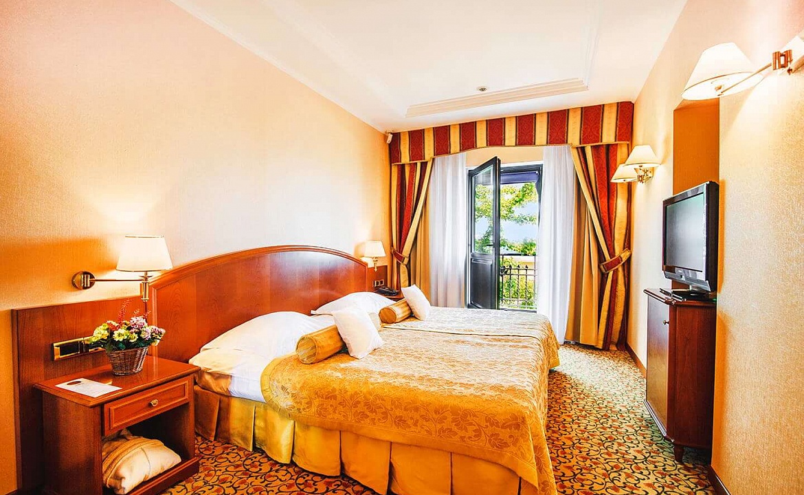 Люкс с видом на море. Отель «Ореанда» Премьер Отель. Ялта