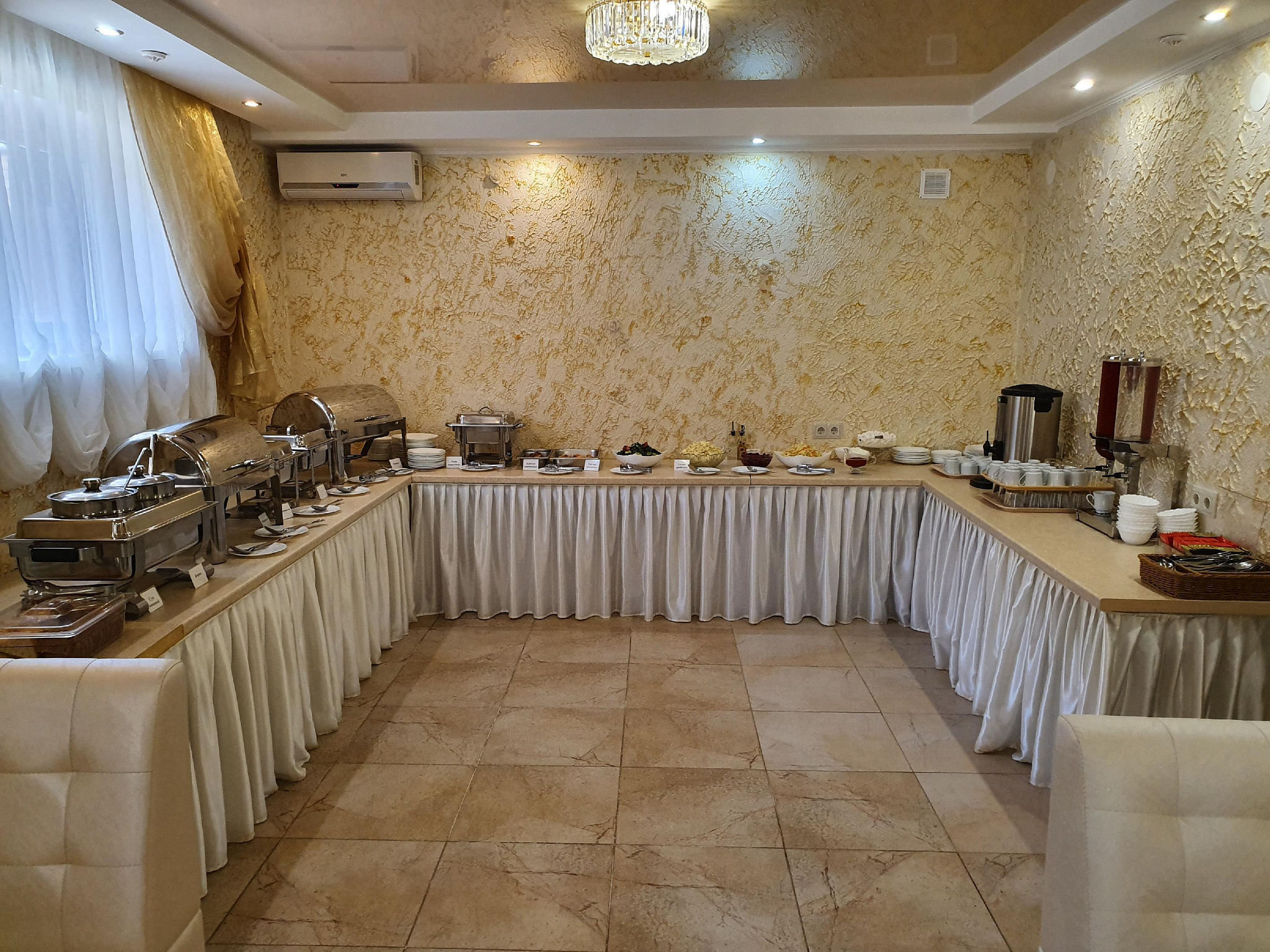 . Отель Золотой **. Саки