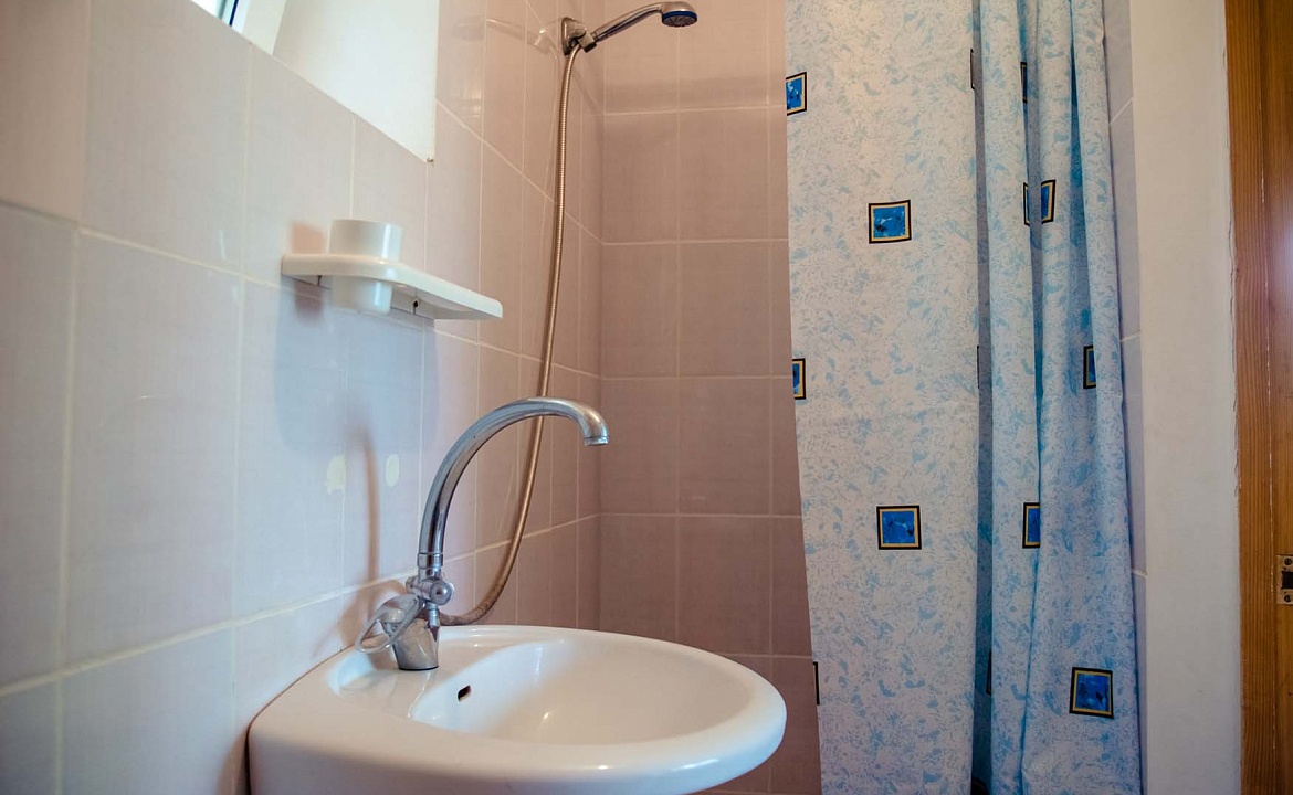 2-X МЕСТНЫЙ НОМЕР С 1 КРОВАТЬЮ. Мини-отель Сан-Сити. Рыбачье