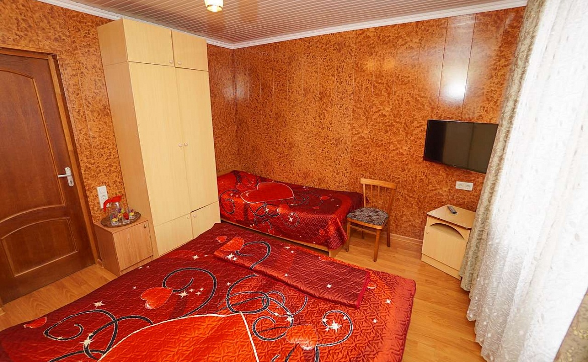 Трехместный Стандарт. Гостевой дом Амина. Сочи