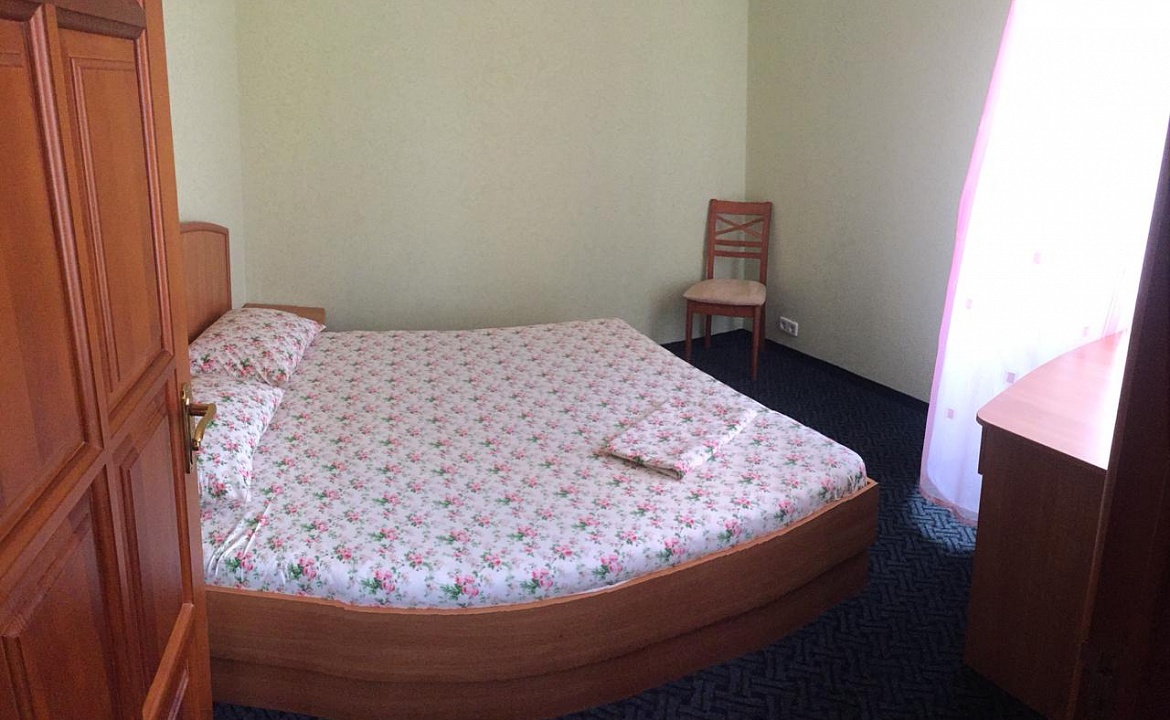 Двухкомнатный номер. Гостевой дом УютПлюс-Ялта. Ялта