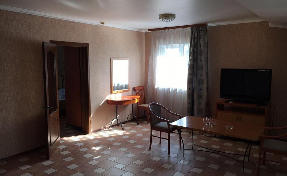 2-комнатный люкс с балконом. Отель "Феличи". Витязево