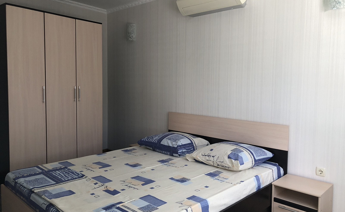 Четырехместный с мини-кухней и балконом. Гостевой дом АнНи. Гаспра