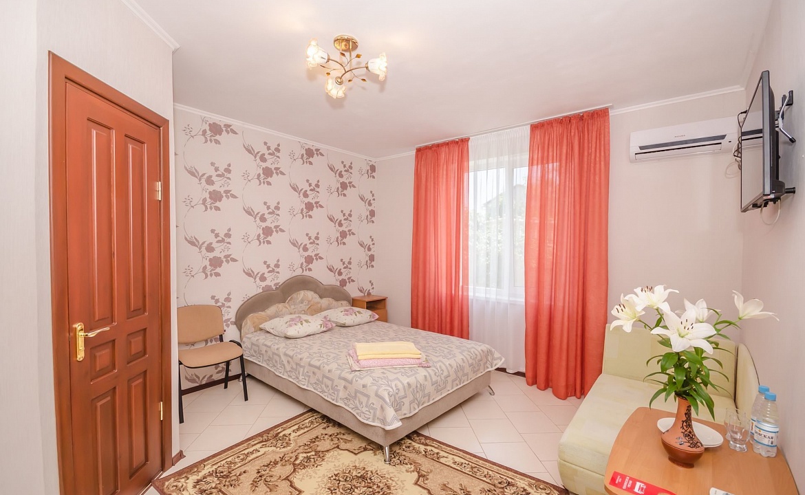 Двухместный Стандарт с дополнительным местом для семьи с ребёнком. Вилла "Любимая". Береговое