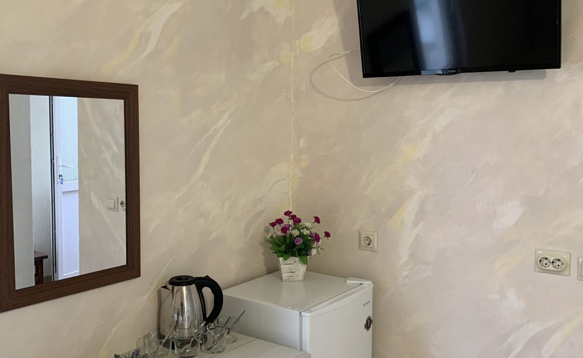 Трехместный номер . Гостевой дом Гармония - Витязево. Витязево Трехместный номер . Гостевой дом Гармония - Витязево. Витязево