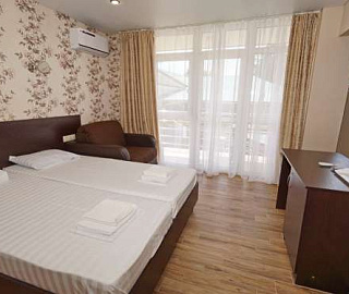 Студия 3-х местная с личной кухней. Отель «Черноморец». 