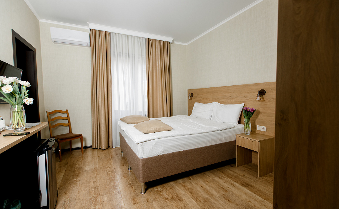 Семейный (двухкомнатый). Отель "Времена года". Адлер